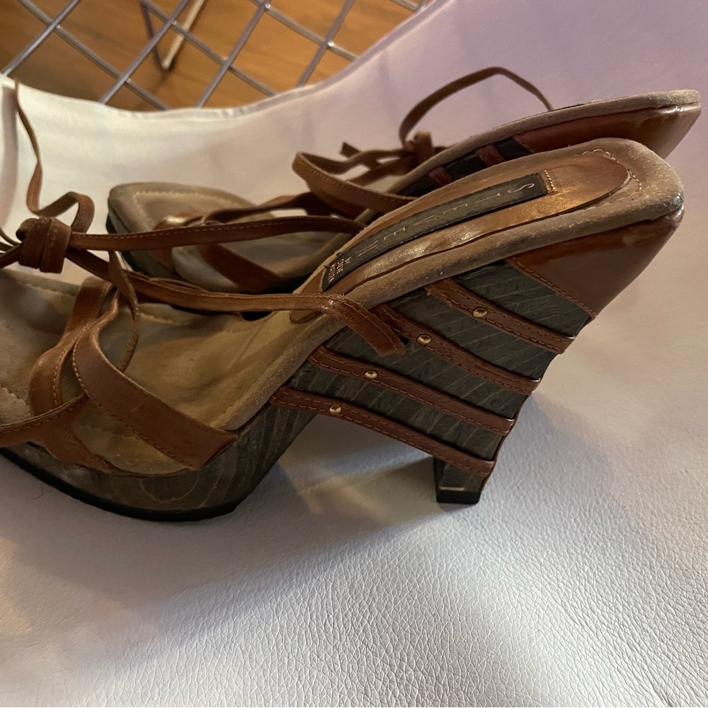 Authentic shoes - Picture 4 of 16